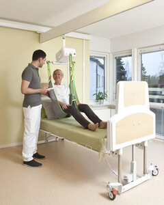 大規模な改装工事不要で取付簡単なリフト。写真は「かるがるV」